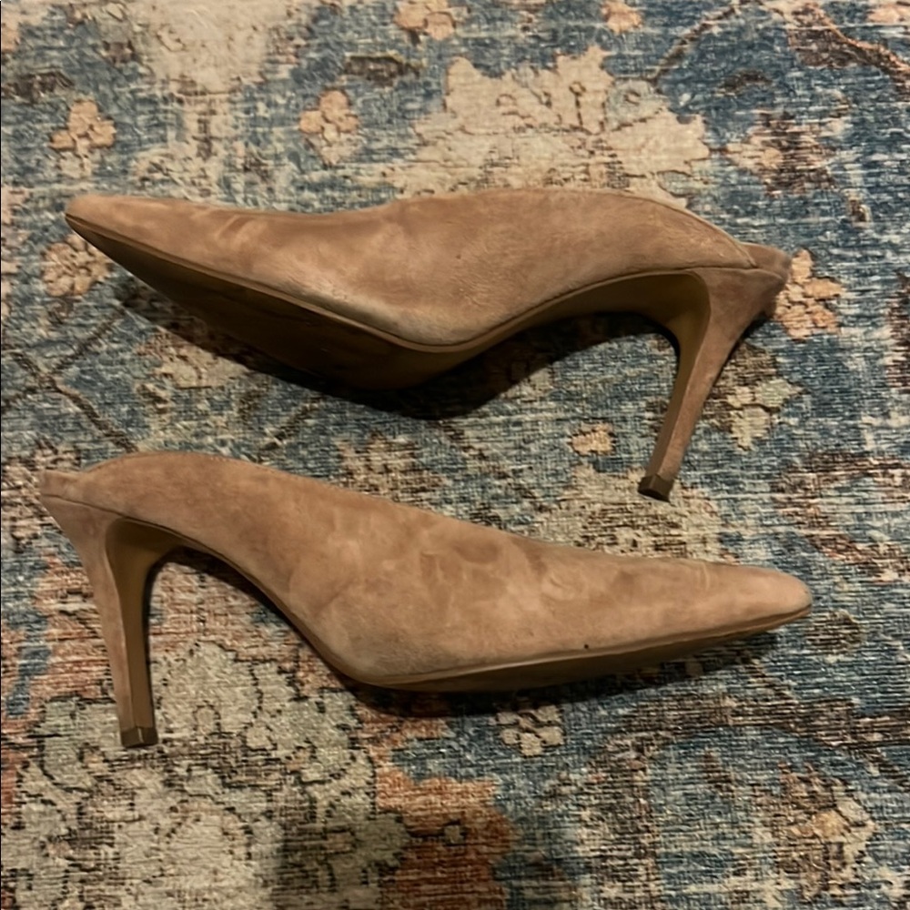Vince Camuto Tan Suede Heels Elegant Design